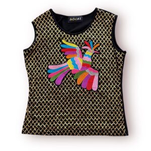 Top negro intervenido con bordado artesanal